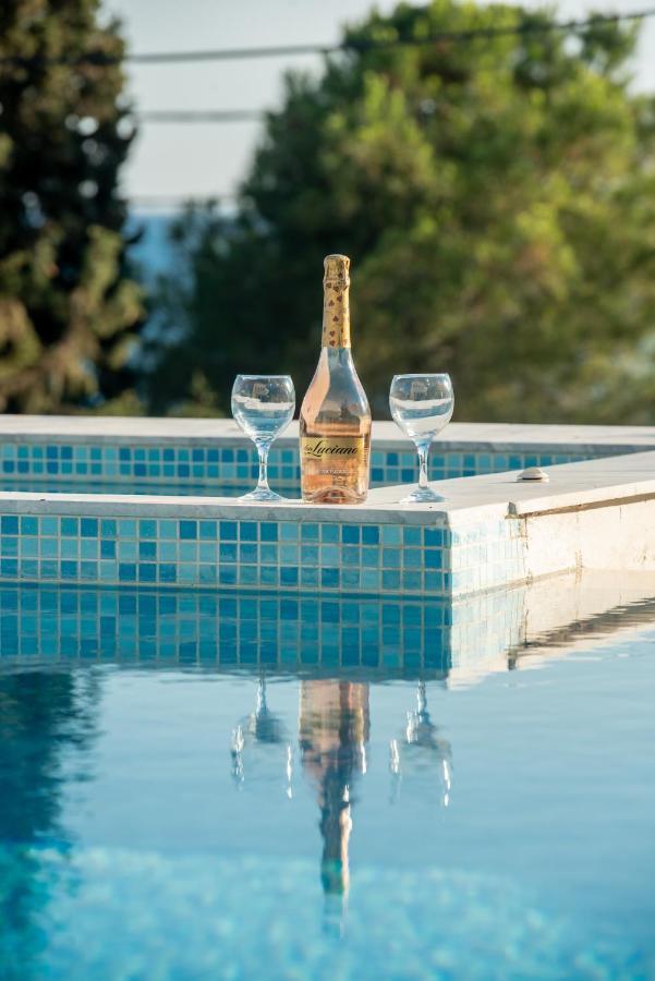 Villa Costamare - Enjoy Lazy Days On The Private Pool-Jacuzzi Pefki  Exterior photo