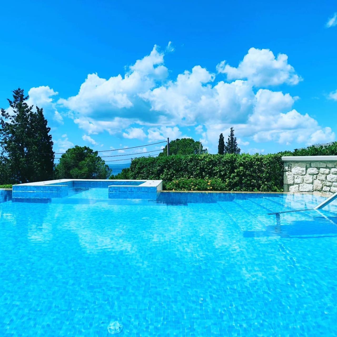Villa Costamare - Enjoy Lazy Days On The Private Pool-Jacuzzi Pefki  Exterior photo