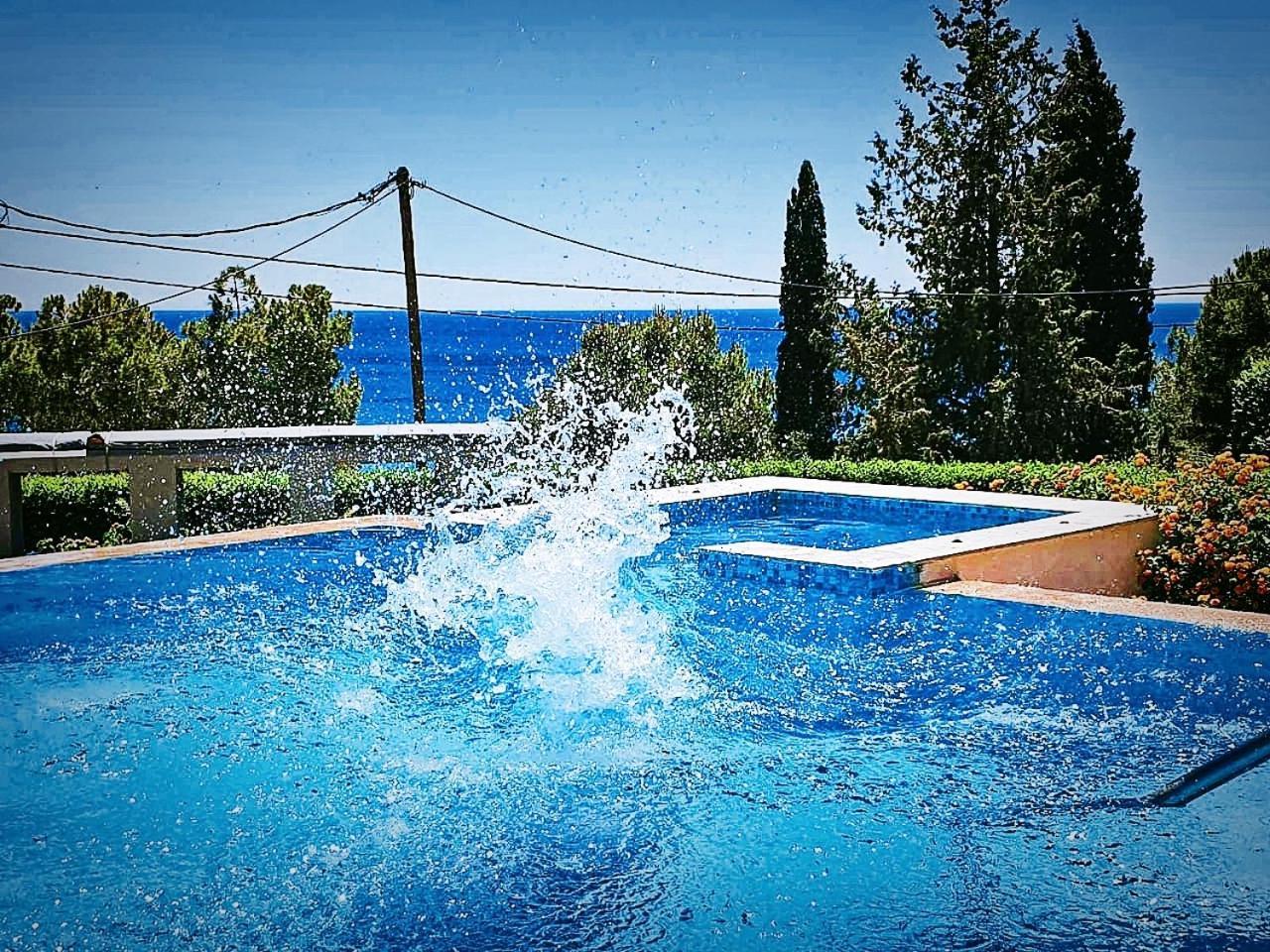 Villa Costamare - Enjoy Lazy Days On The Private Pool-Jacuzzi Pefki  Exterior photo