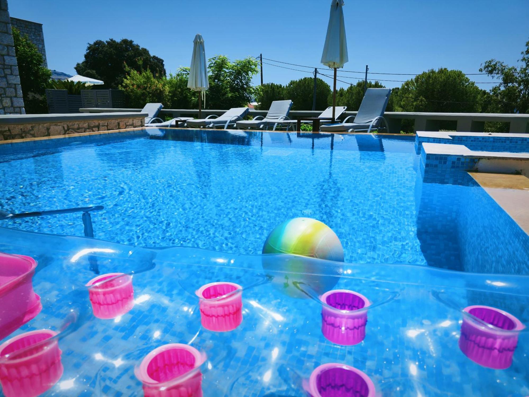 Villa Costamare - Enjoy Lazy Days On The Private Pool-Jacuzzi Pefki  Exterior photo